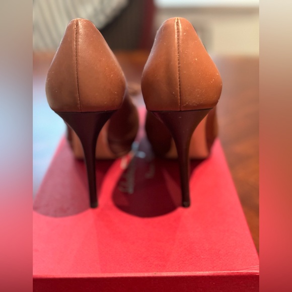 Never worn Authentic Salvatore Ferragamo Vara shoes sz 6.5US - Picture 3 of 7